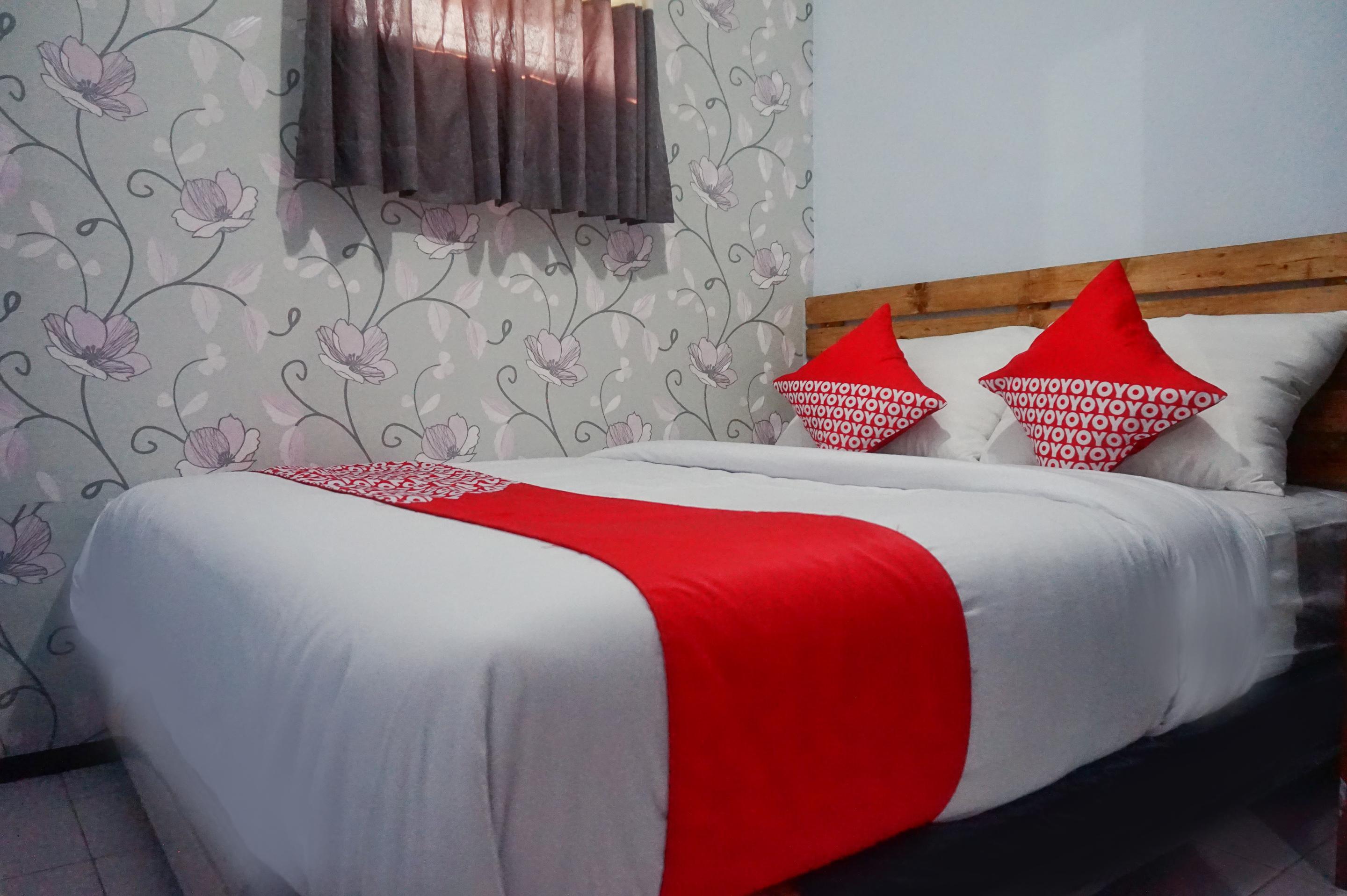 Hotel Oyo 1380 Velodrome Family House Syariah Malang Exterior foto